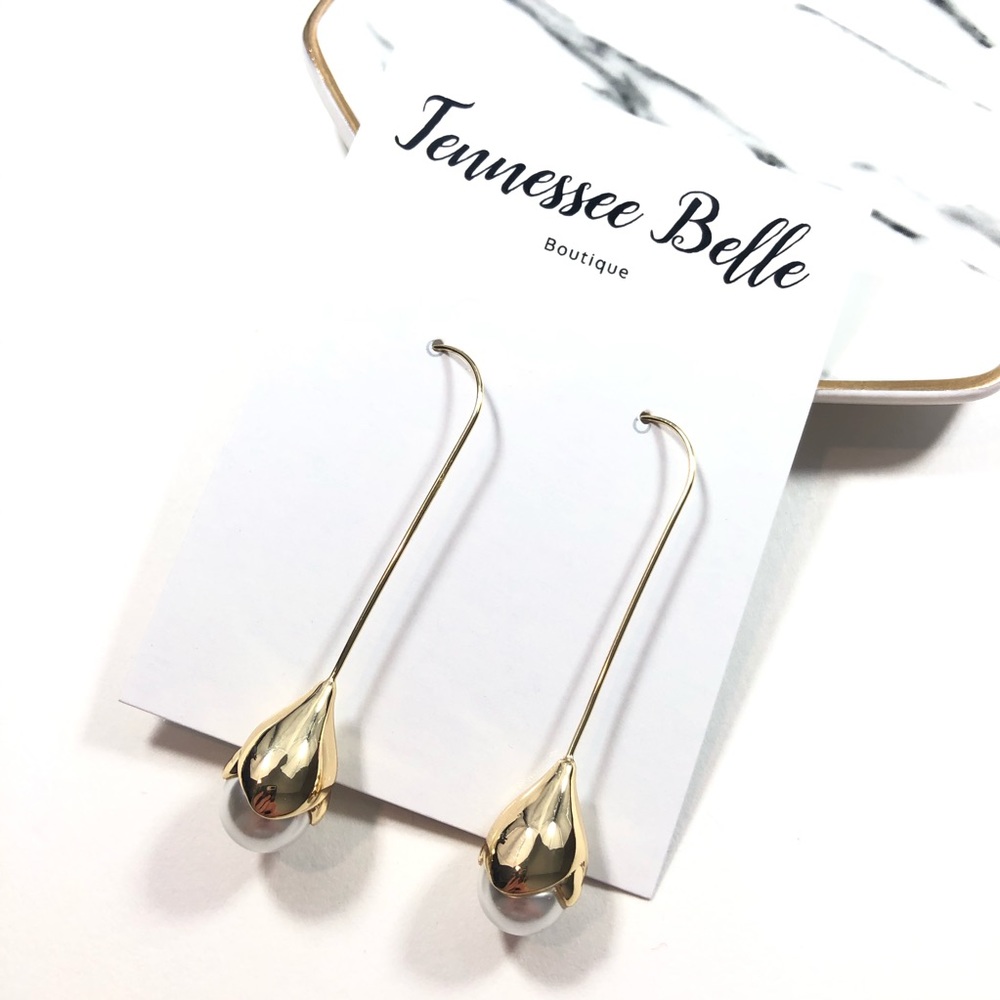 *Pearl Gold Drop Wire Minimalist Boutique Earrings